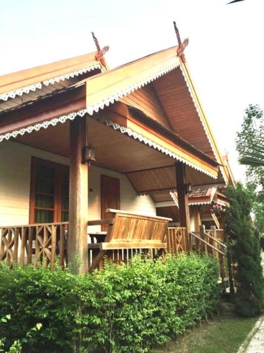 siri lagoona resort