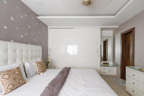 the platinum vista by red olive
