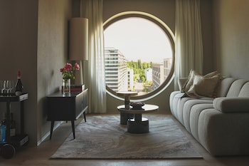 Belmont Residences,,4 star
