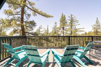 Dog Friendly A-Frame Hot Tub Nature Views,,2 star