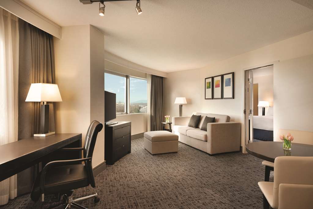 radisson hotel vancouver airport