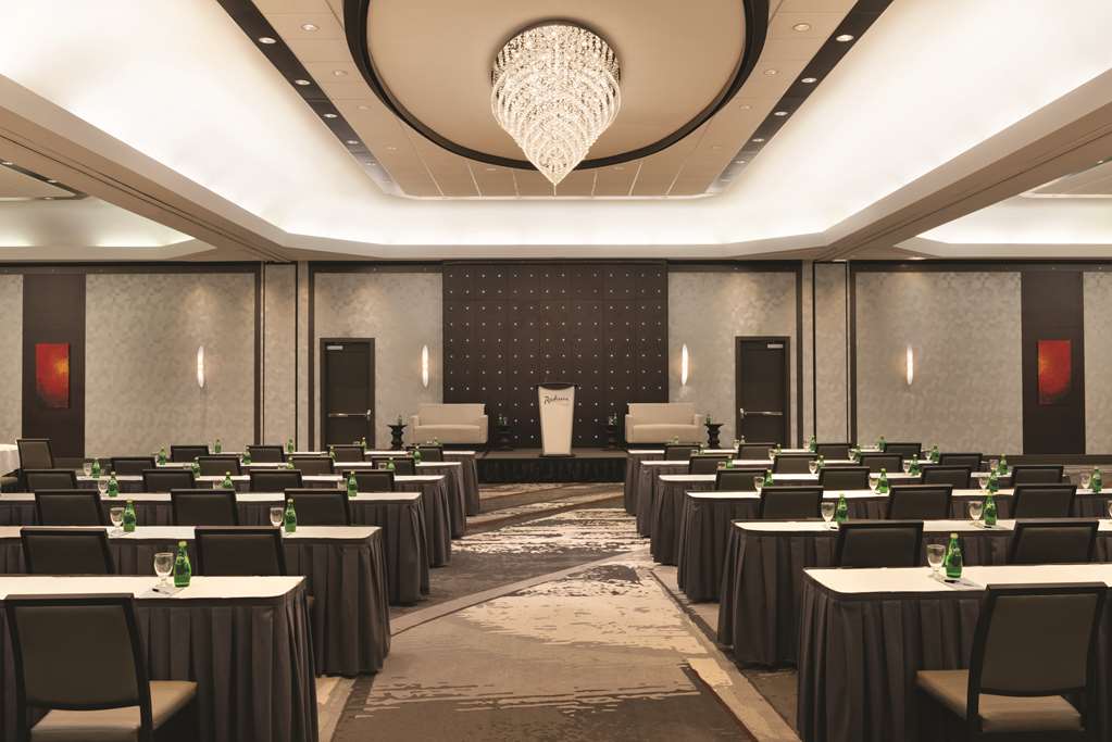 radisson hotel vancouver airport