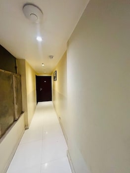 The Royal City Hotel,,3 star