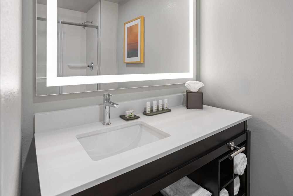la quinta inn and suites by wyndham phoenix west glendale
