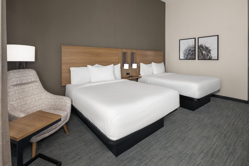 la quinta inn and suites by wyndham phoenix west glendale