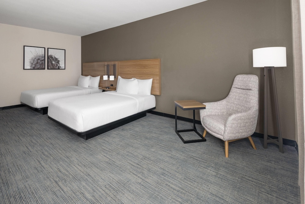 la quinta inn and suites by wyndham phoenix west glendale
