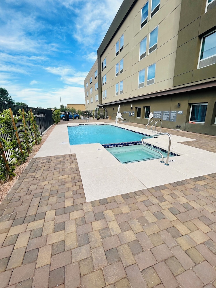la quinta inn and suites by wyndham phoenix west glendale