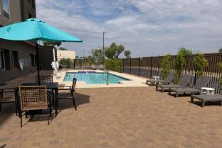 la quinta inn and suites by wyndham phoenix west glendale