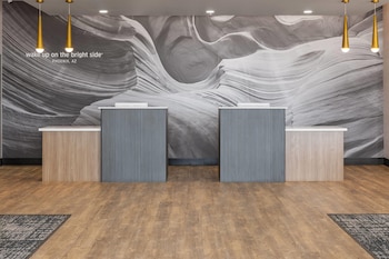 La Quinta Inn & Suites By Wyndham Phoenix West Glendale,,3 star