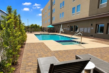 La Quinta Inn & Suites By Wyndham Phoenix West Glendale,,3 star