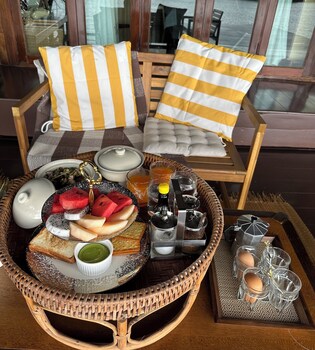 House Of Moon Phase,,3 star