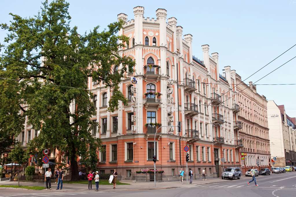 monika centrum hotels