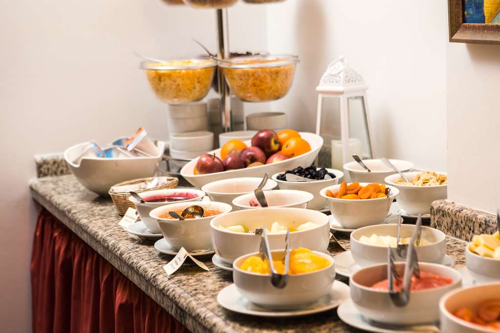 monika centrum hotels