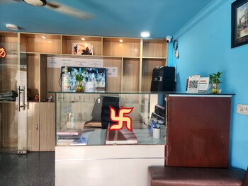 The New Moon,,3 star