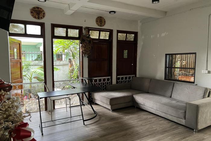 orchid hostel near bumrungrad hospital and nana market