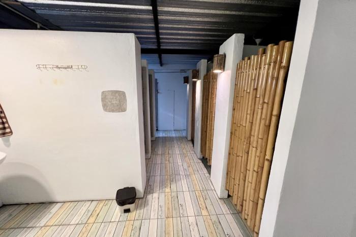 orchid hostel near bumrungrad hospital and nana market