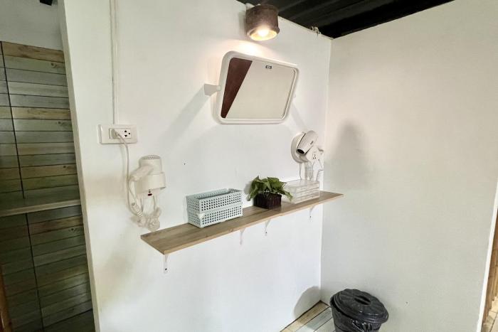 orchid hostel near bumrungrad hospital and nana market