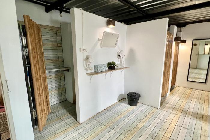 orchid hostel near bumrungrad hospital and nana market