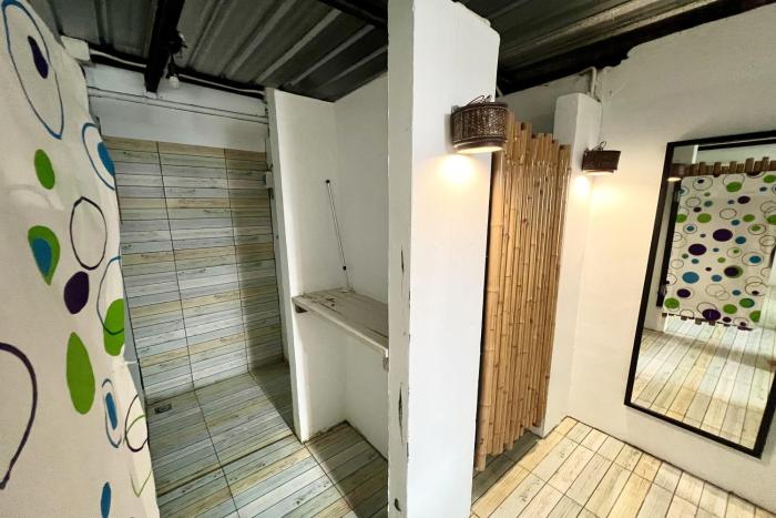 orchid hostel near bumrungrad hospital and nana market