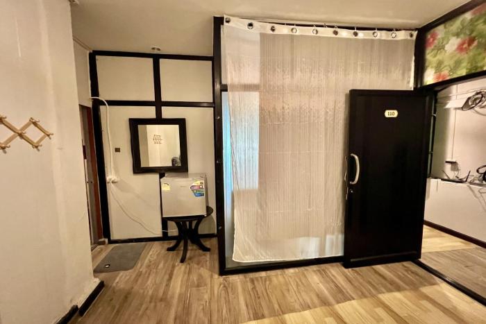 orchid hostel near bumrungrad hospital and nana market