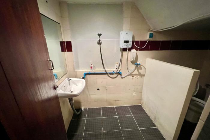 orchid hostel near bumrungrad hospital and nana market