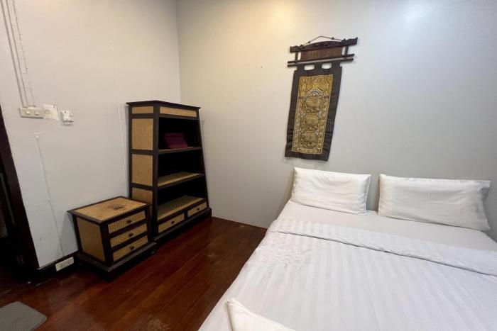 orchid hostel near bumrungrad hospital and nana market