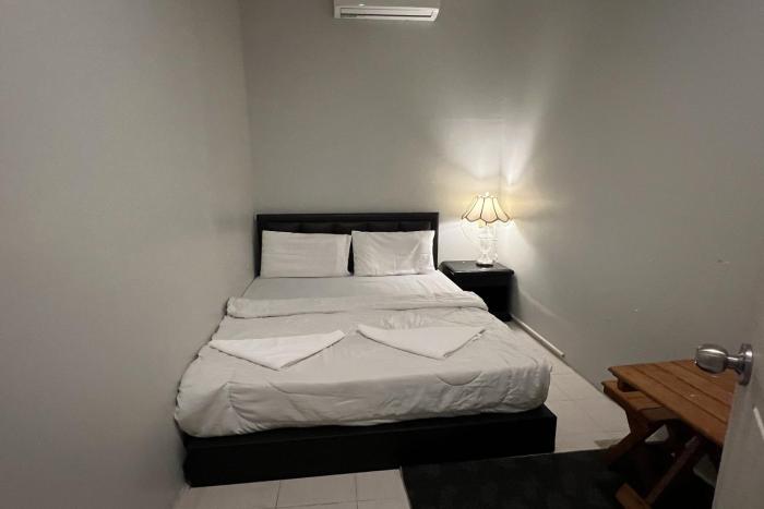 orchid hostel near bumrungrad hospital and nana market