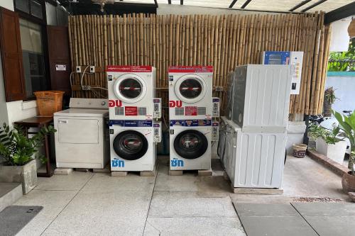 orchid hostel near bumrungrad hospital and nana market