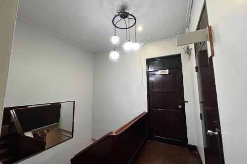 orchid hostel near bumrungrad hospital and nana market