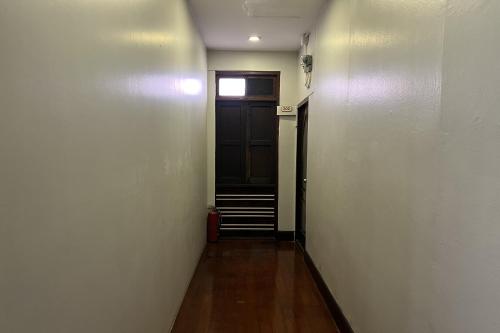 orchid hostel near bumrungrad hospital and nana market