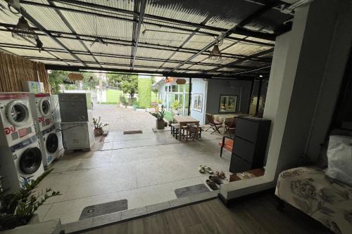 orchid hostel near bumrungrad hospital and nana market