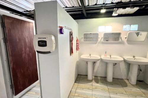 orchid hostel near bumrungrad hospital and nana market