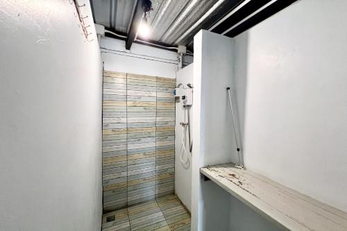 orchid hostel near bumrungrad hospital and nana market