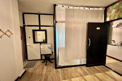 orchid hostel near bumrungrad hospital and nana market