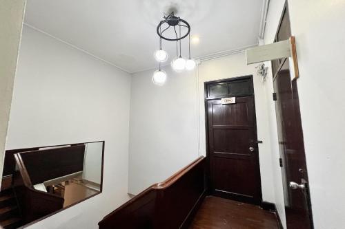 orchid hostel near bumrungrad hospital and nana market