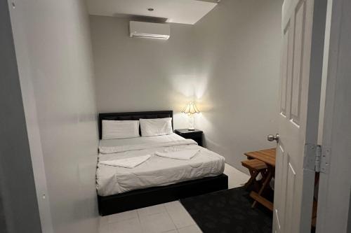 orchid hostel near bumrungrad hospital and nana market