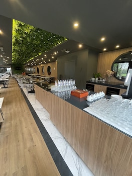 jr hotels bologna amadeus