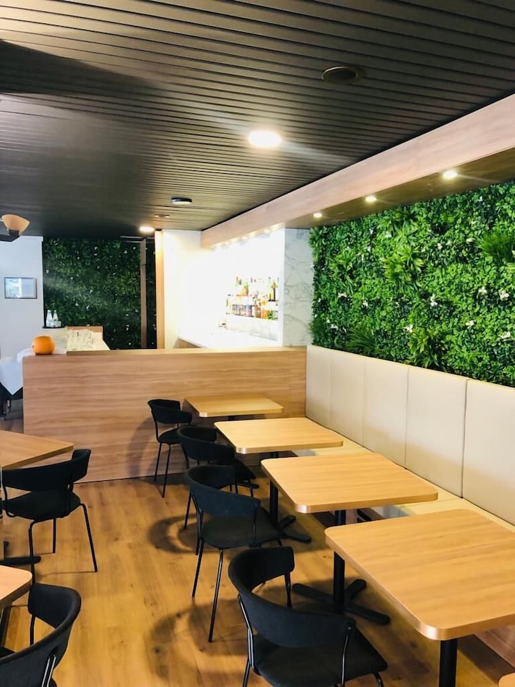 jr hotels bologna amadeus