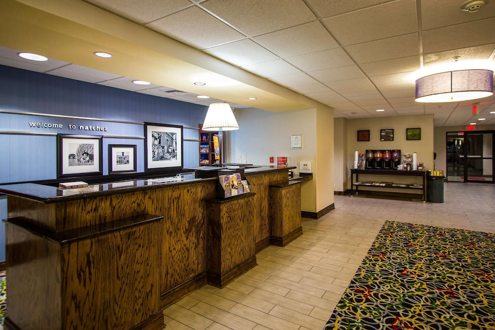 hampton inn and suites natchez
