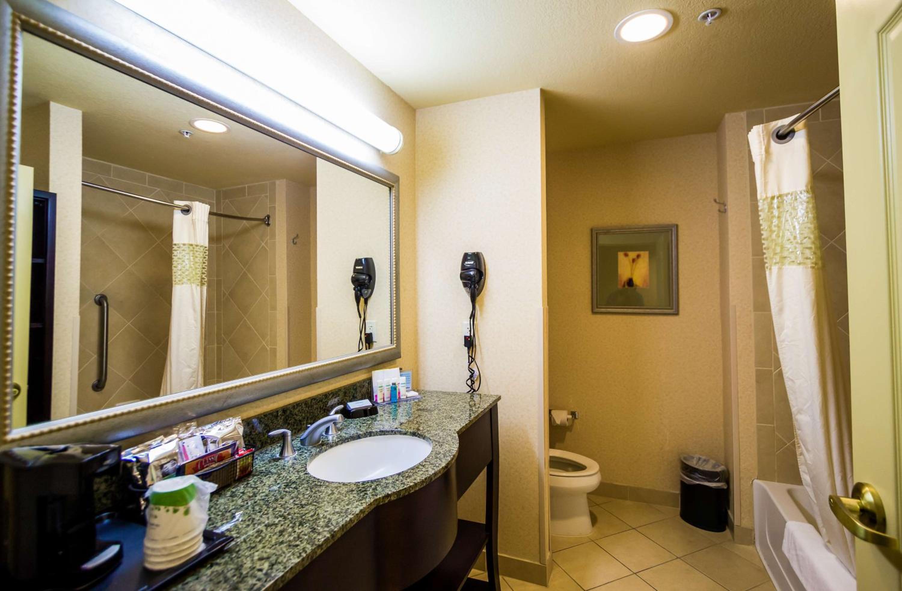 hampton inn and suites natchez