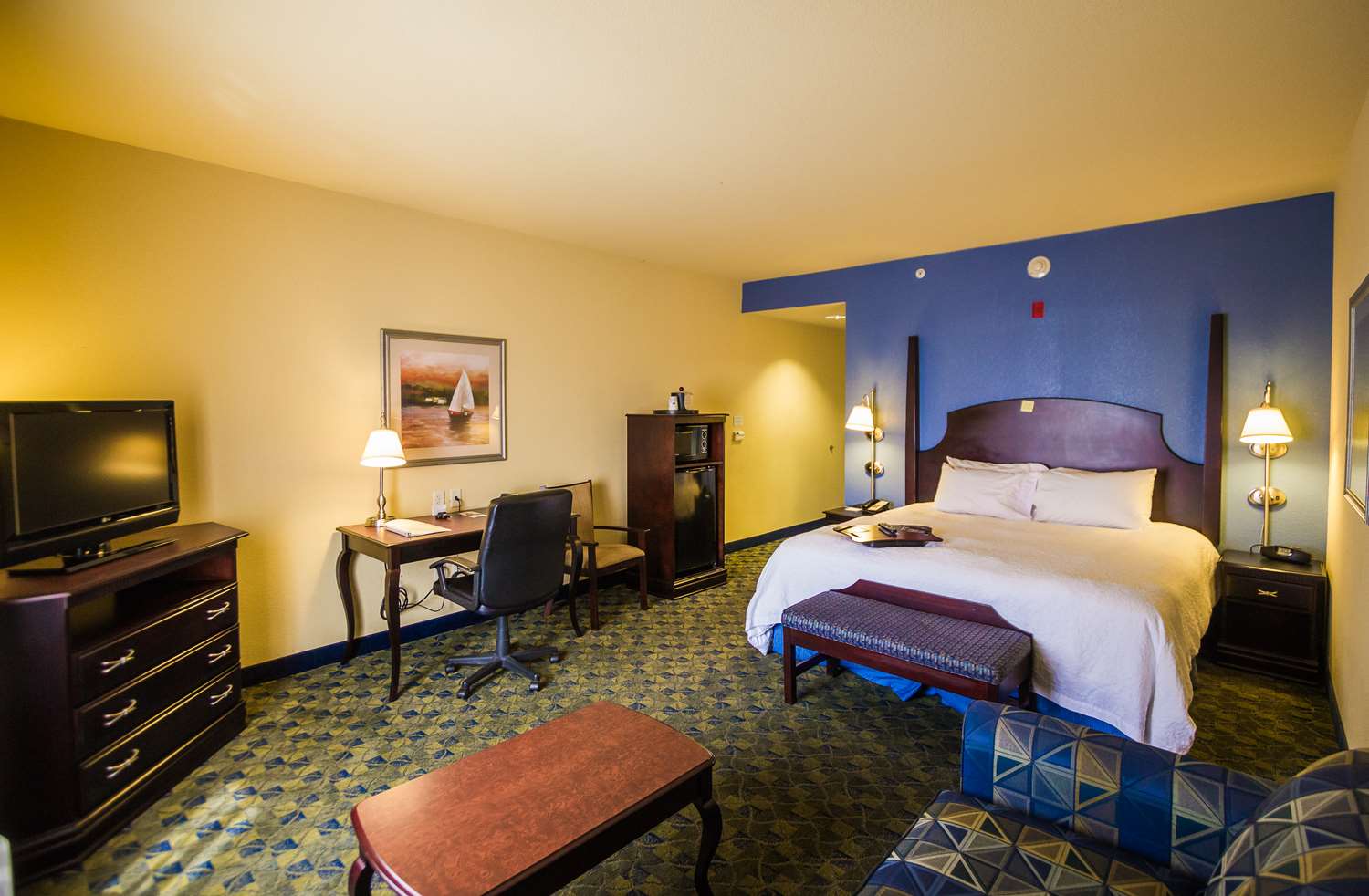 hampton inn and suites natchez