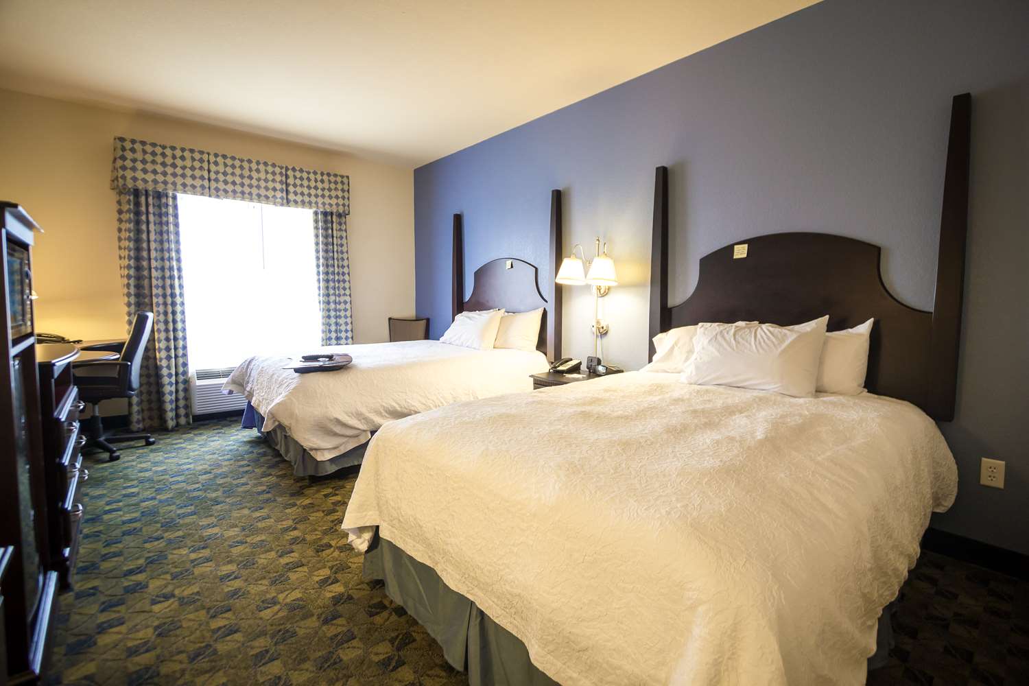 hampton inn and suites natchez