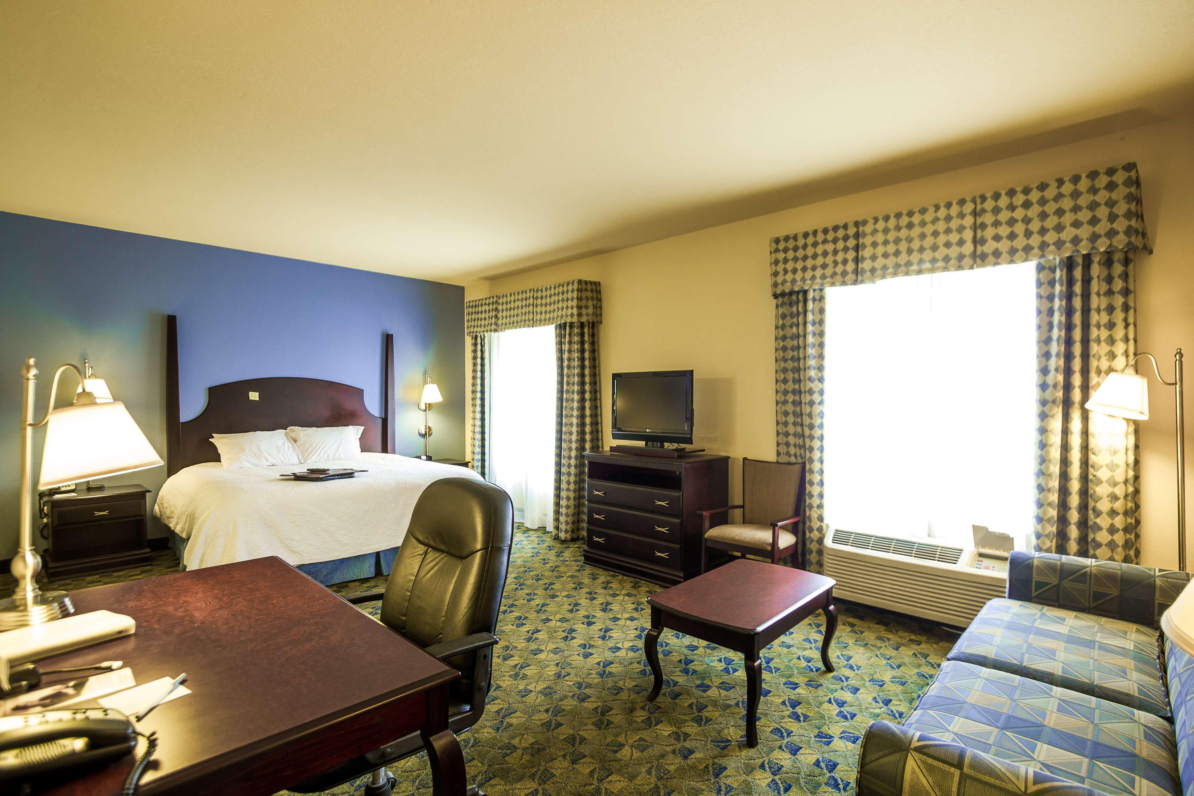 hampton inn and suites natchez