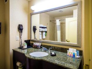 hampton inn and suites natchez