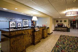 hampton inn and suites natchez