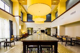 hampton inn and suites natchez