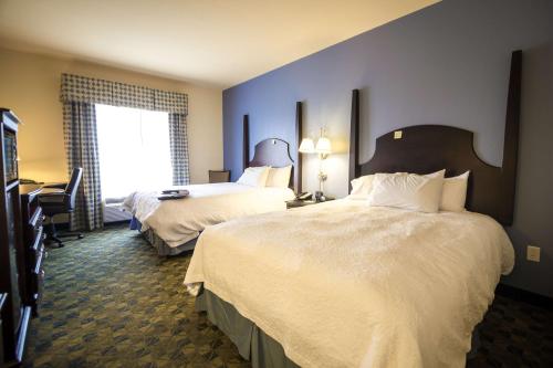hampton inn and suites natchez