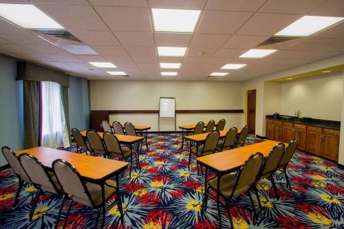 hampton inn and suites natchez