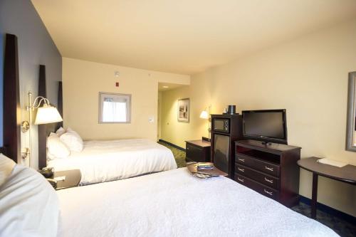hampton inn and suites natchez