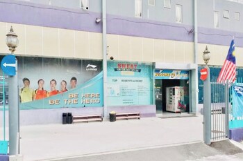 abc hostel at alpha bukit serdang seri kembangan